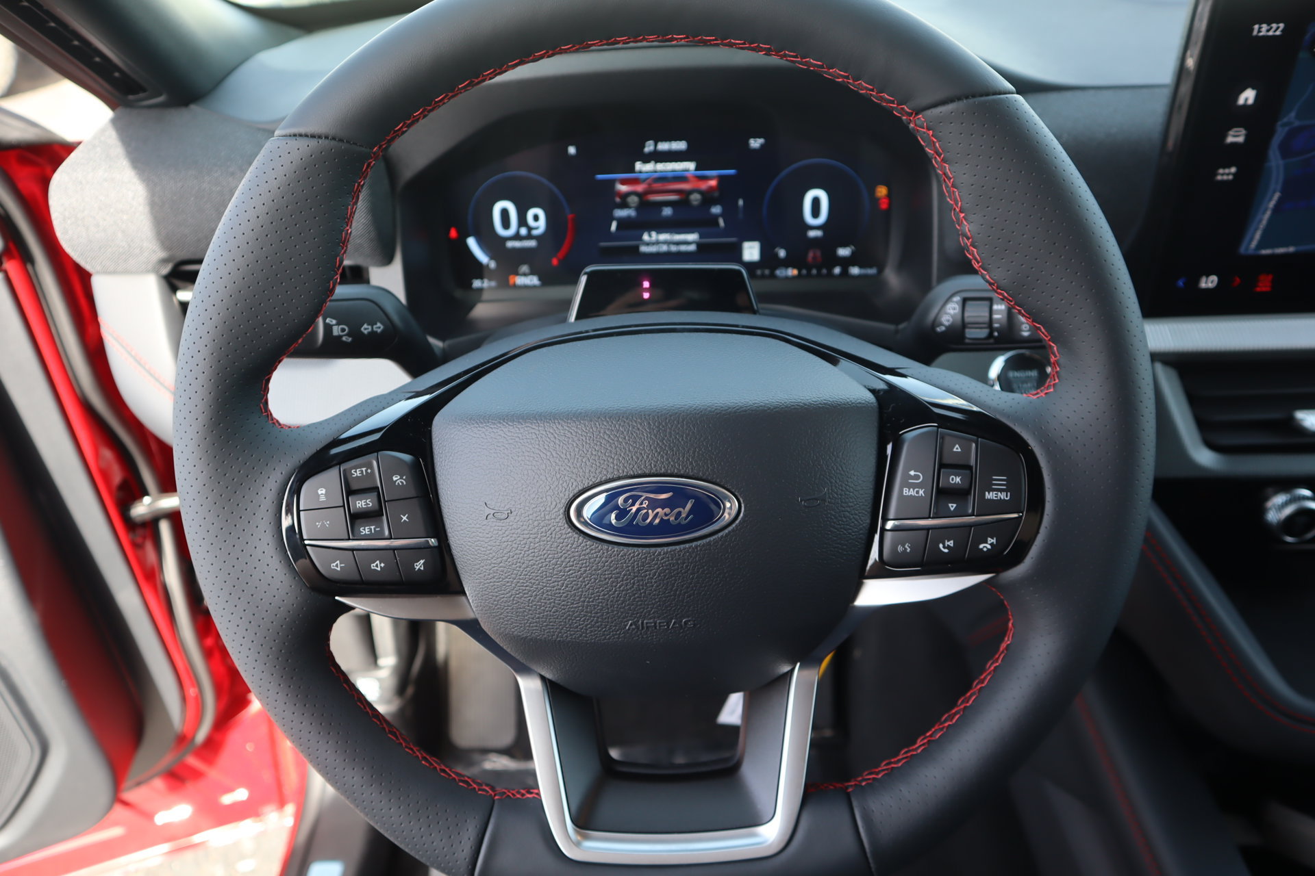 New 2026 Ford Explorer ST-Line w/ ST-Line Street Pack AWD/4WD image 3