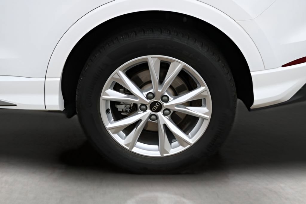 Used 2025 Audi Q3 2.0T Premium image 9