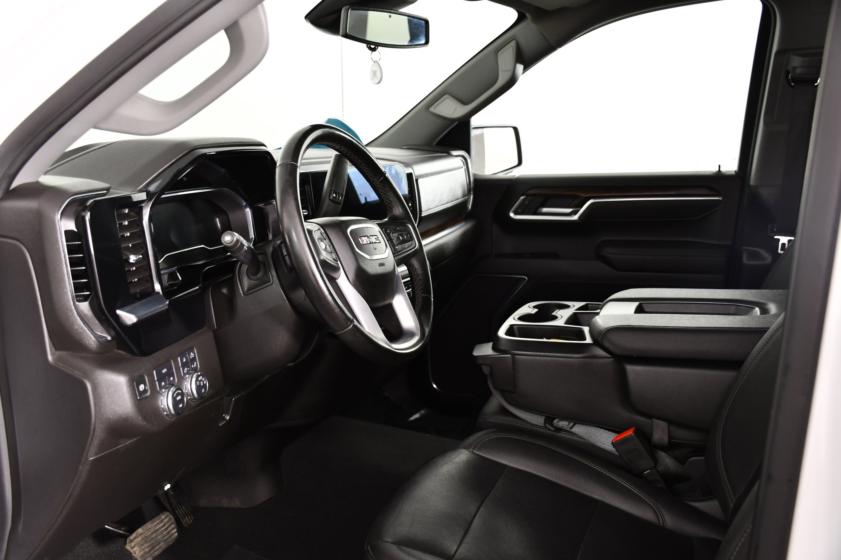 Used 2025 GMC Sierra 1500 SLT image 24