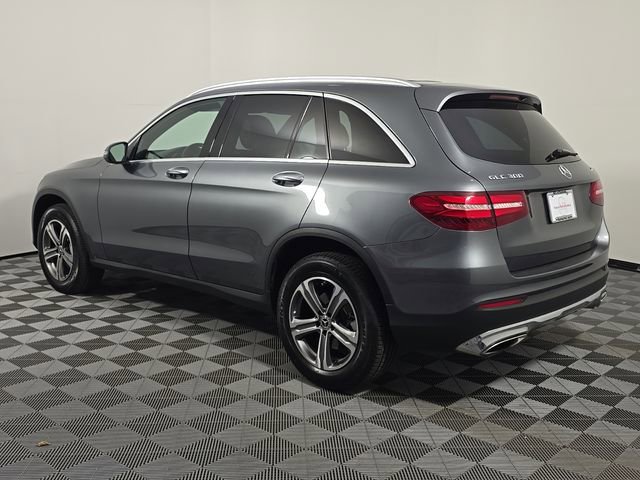Used 2018 Mercedes-Benz GLC 300 4MATIC image 3