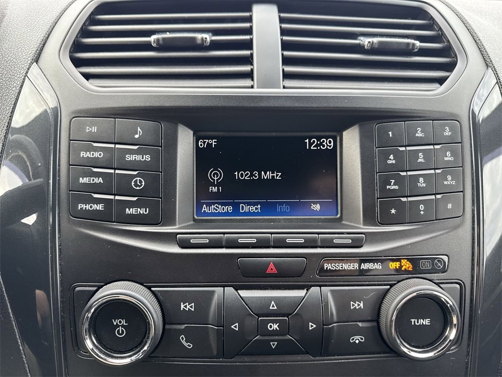 Used 2018 Ford Explorer XLT image 16