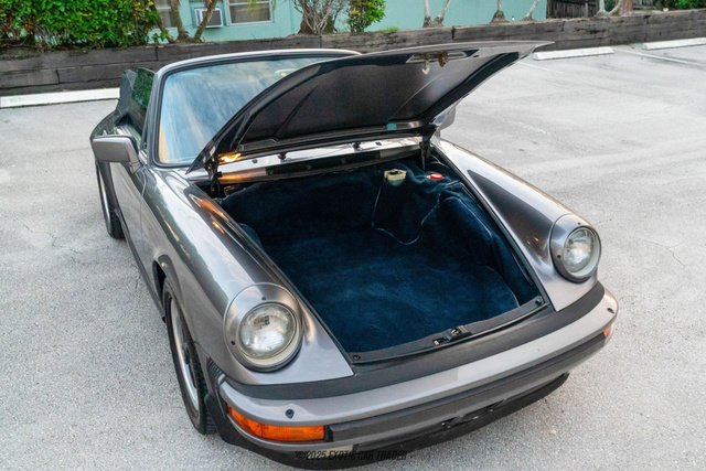 Used 1986 Porsche 911 Carrera RWD image 48