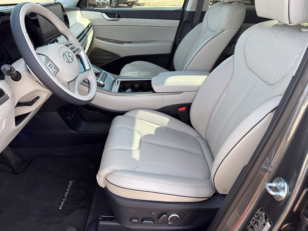 Used 2025 Hyundai Palisade Calligraphy image 12