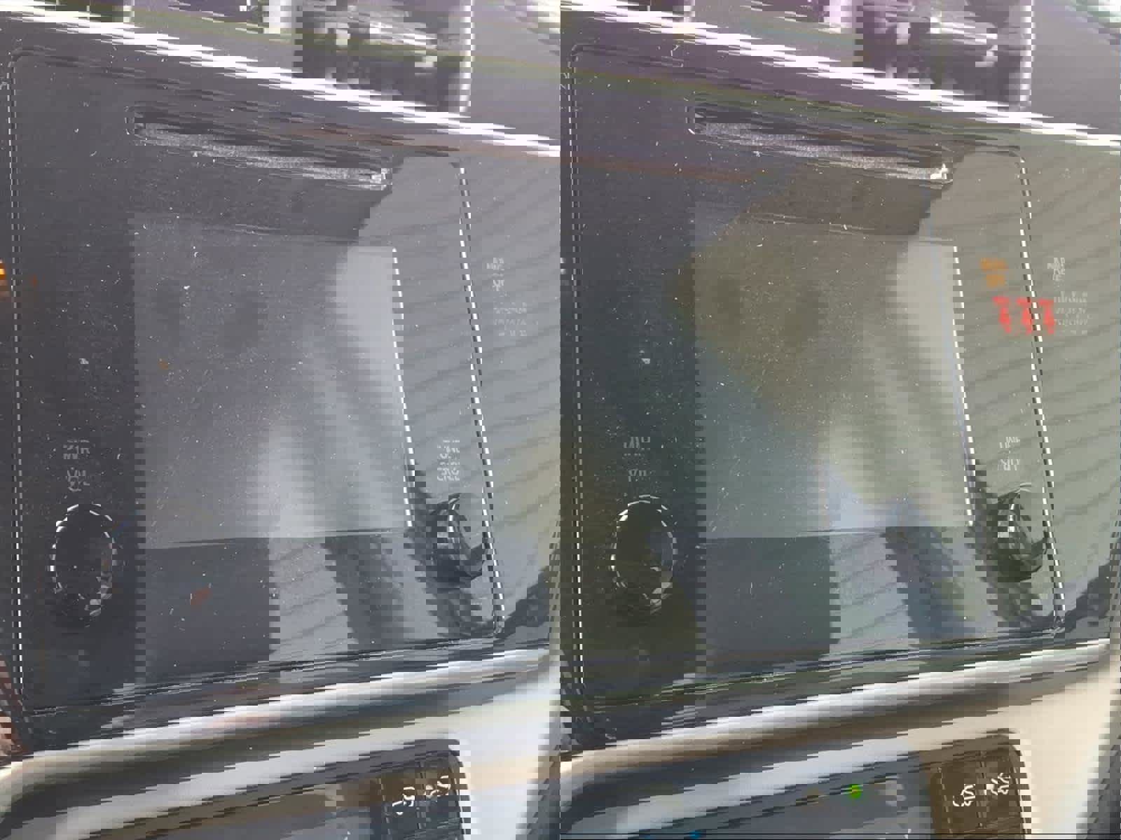 Used 2018 Toyota Corolla LE image 8