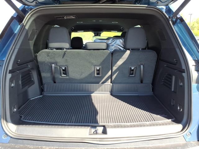 New 2026 Chevrolet Traverse LT w/ Midnight/Sport Edition FWD image 12