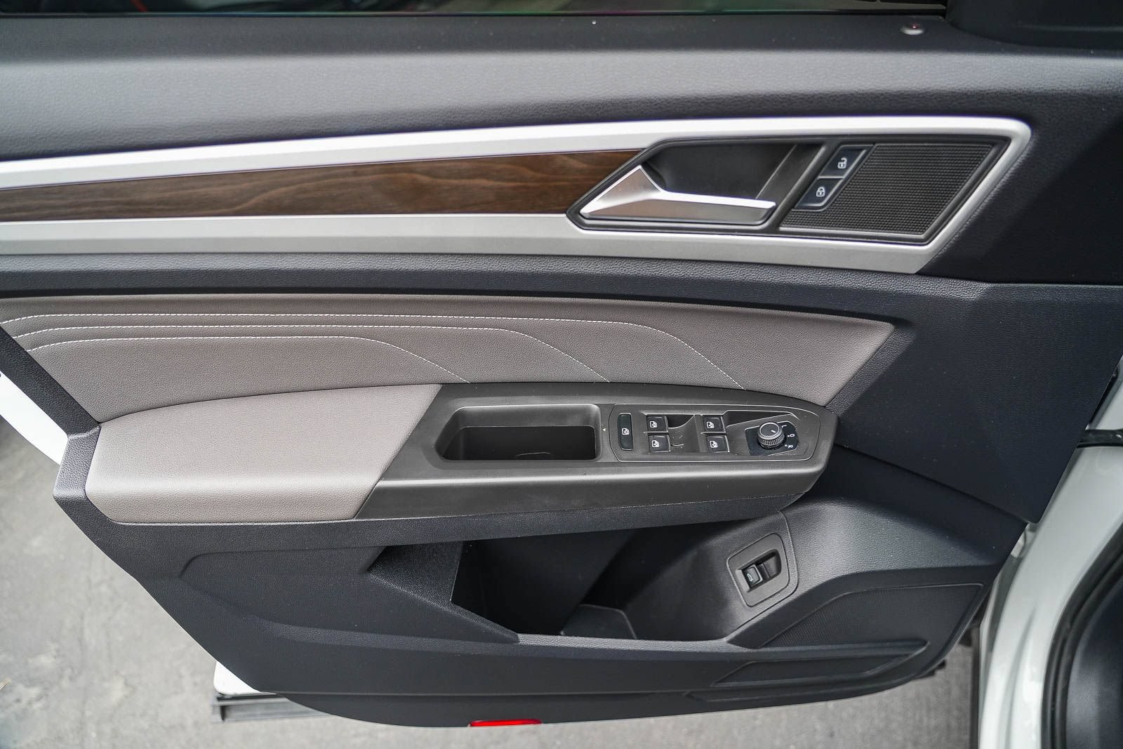 Certified 2023 Volkswagen Atlas SE FWD image 20