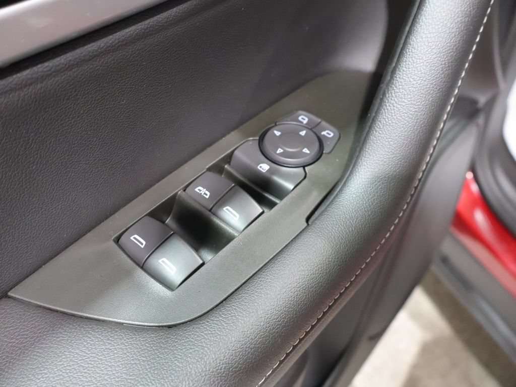 Used 2025 Chevrolet Blazer LT AWD/4WD image 14