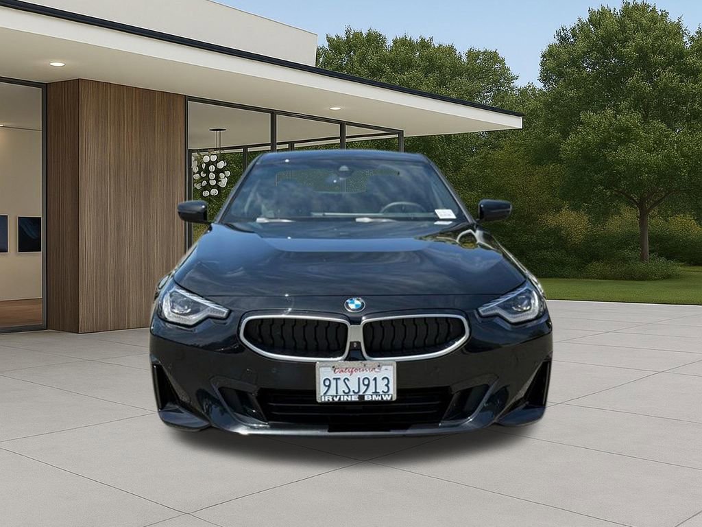 Used 2025 BMW 230i Coupe w/ Premium Package RWD image 4