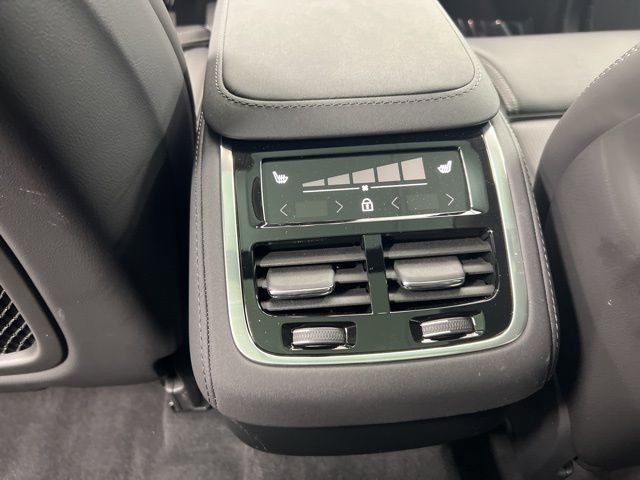 New 2026 Volvo XC90 B6 Ultra w/ Lounge Package image 17