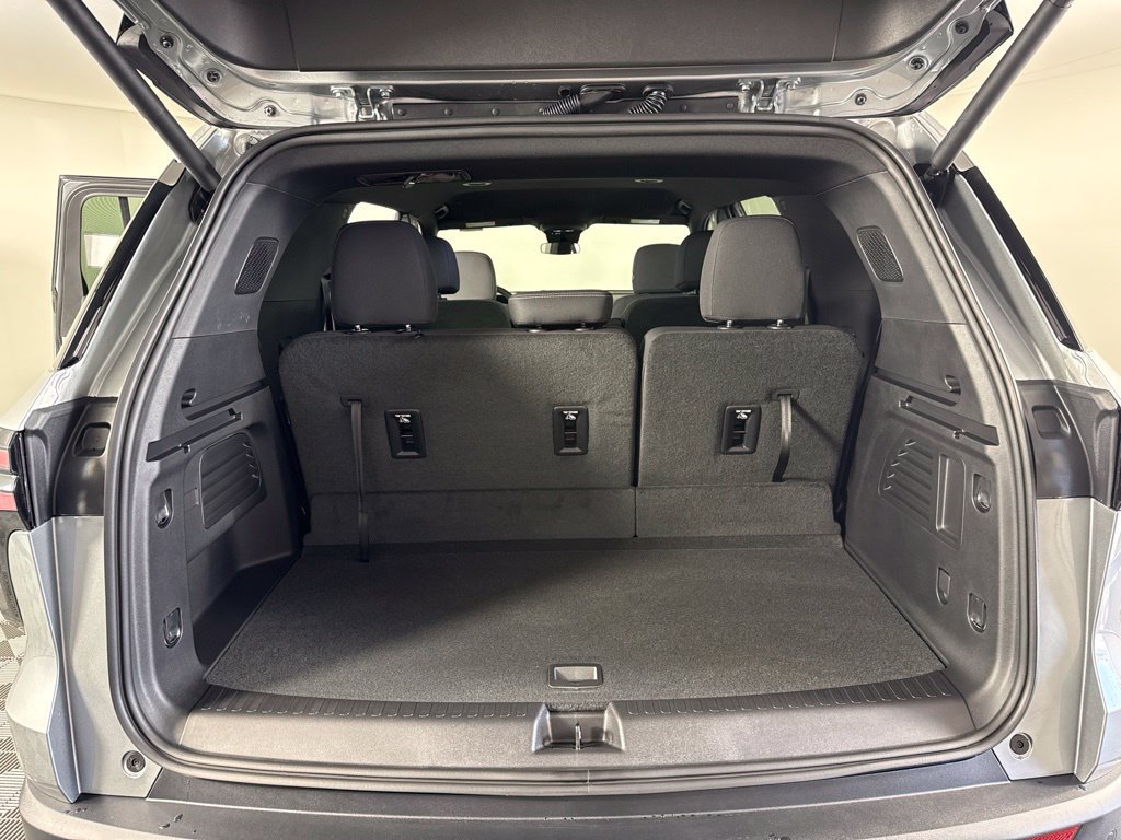 New 2027 Chevrolet Traverse LT FWD image 29