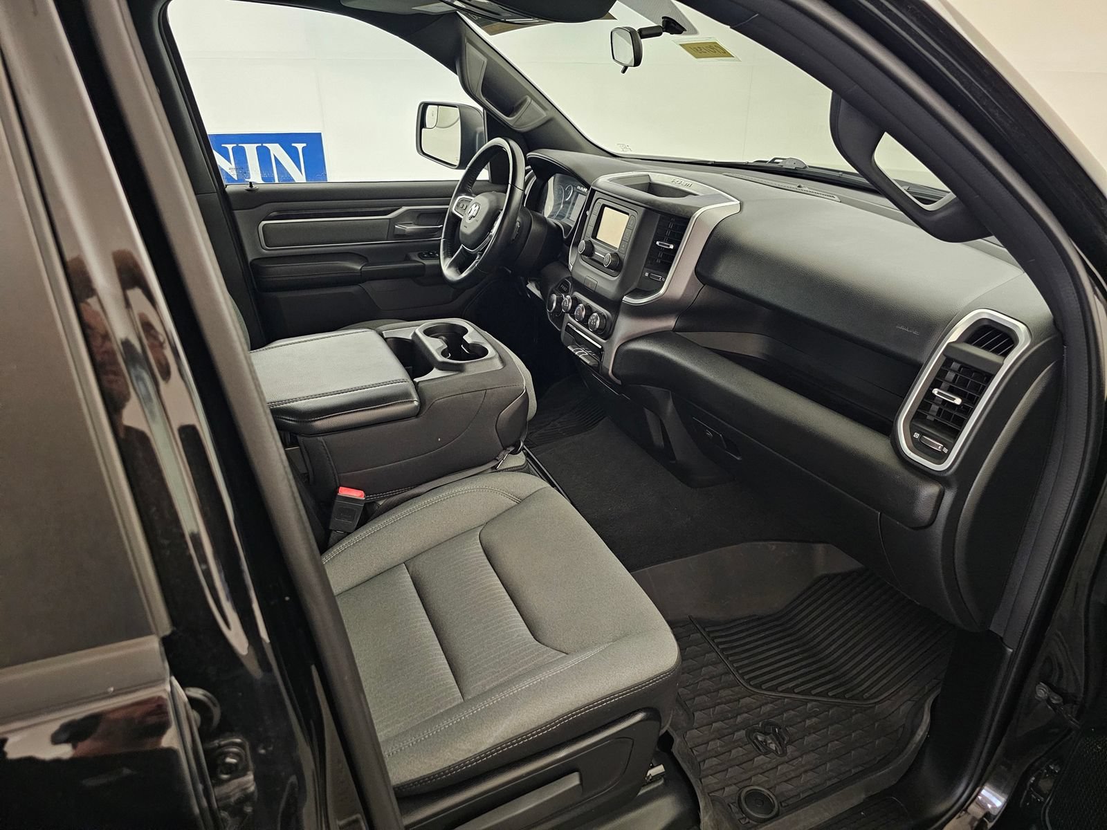 Used 2023 RAM 1500 Big Horn AWD/4WD image 24