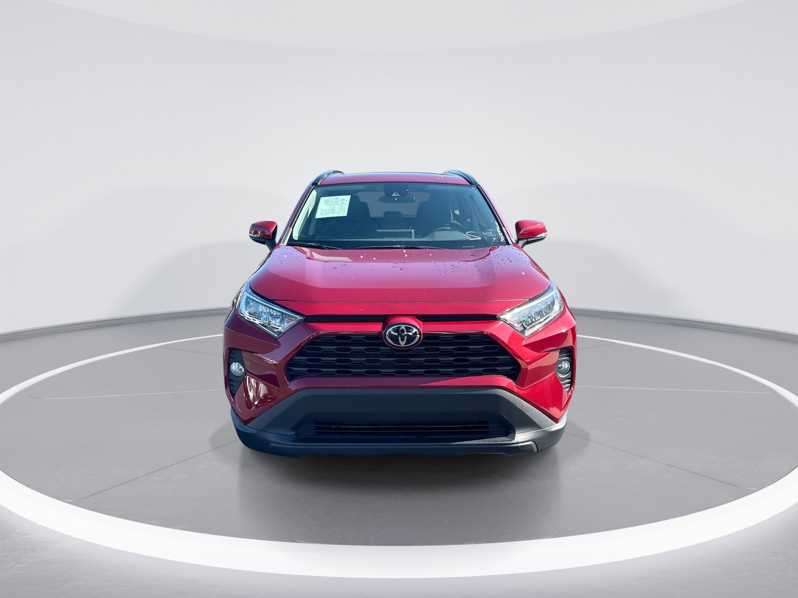 Used 2021 Toyota RAV4 XLE w/ Convenience Package FWD image 3