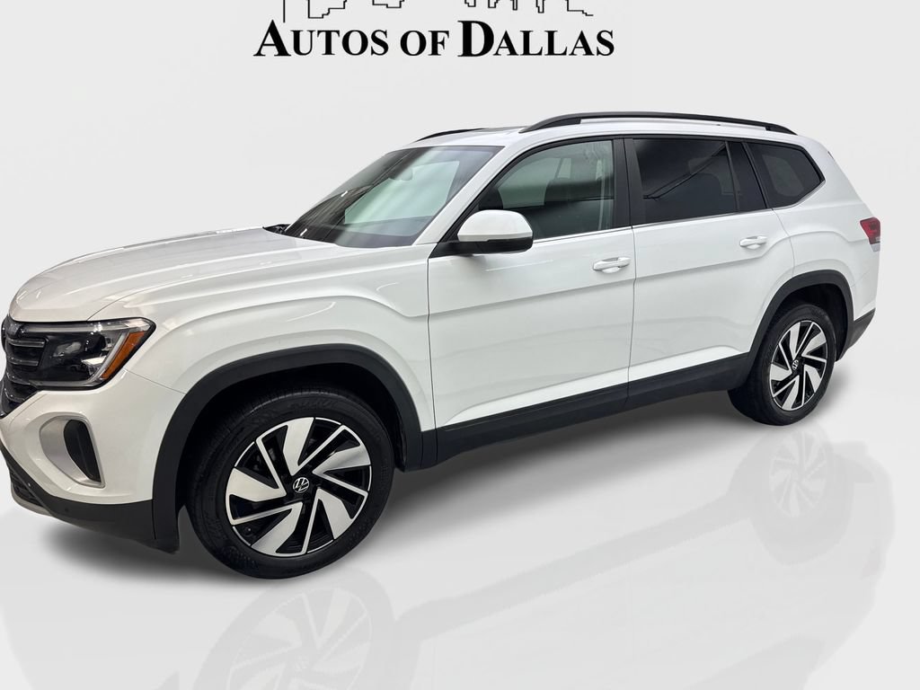Used 2024 Volkswagen Atlas SE w/ Panoramic Sunroof Package FWD image 12