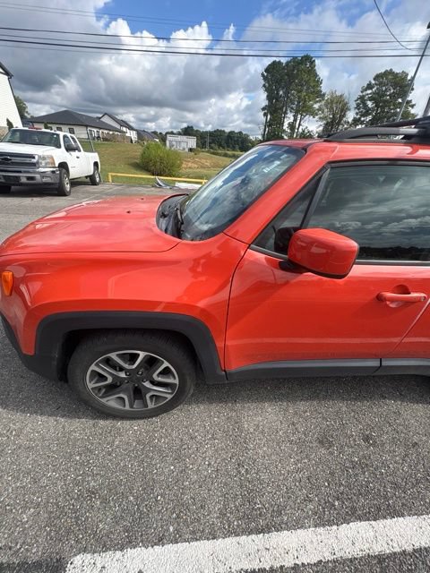 Used 2016 Jeep Renegade Latitude FWD image 50