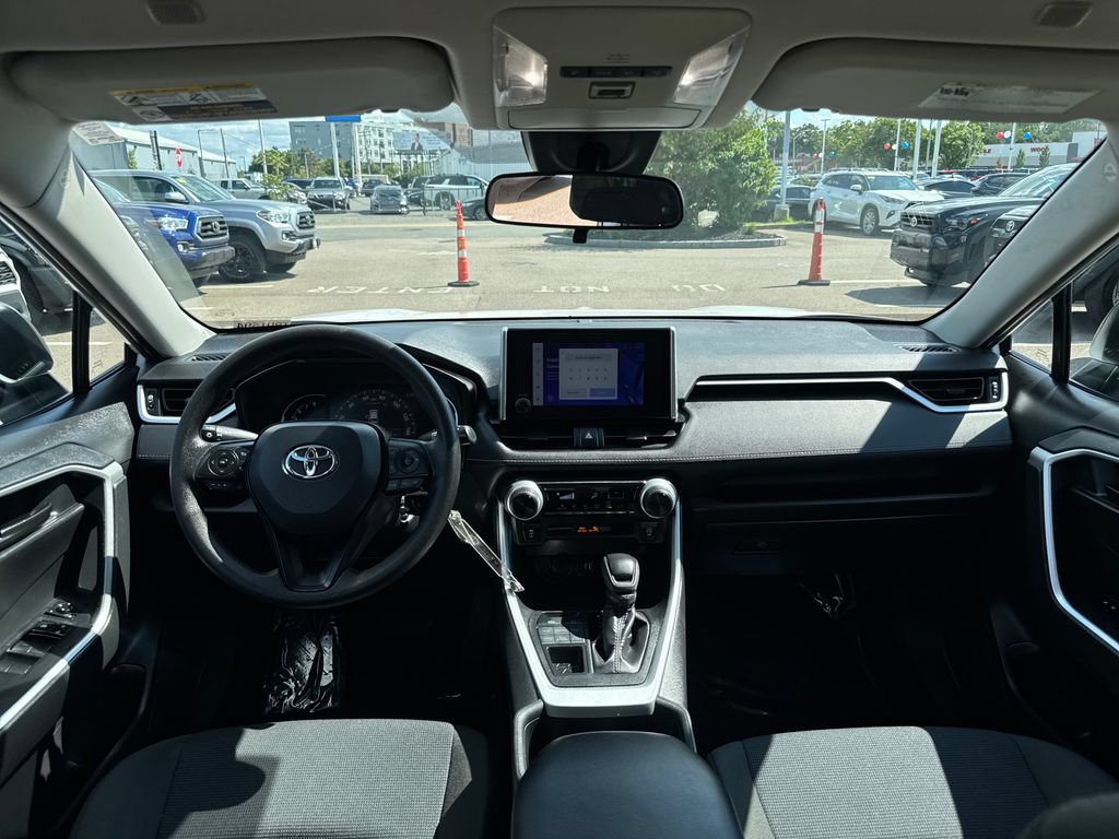 Used 2024 Toyota RAV4 LE AWD/4WD image 11