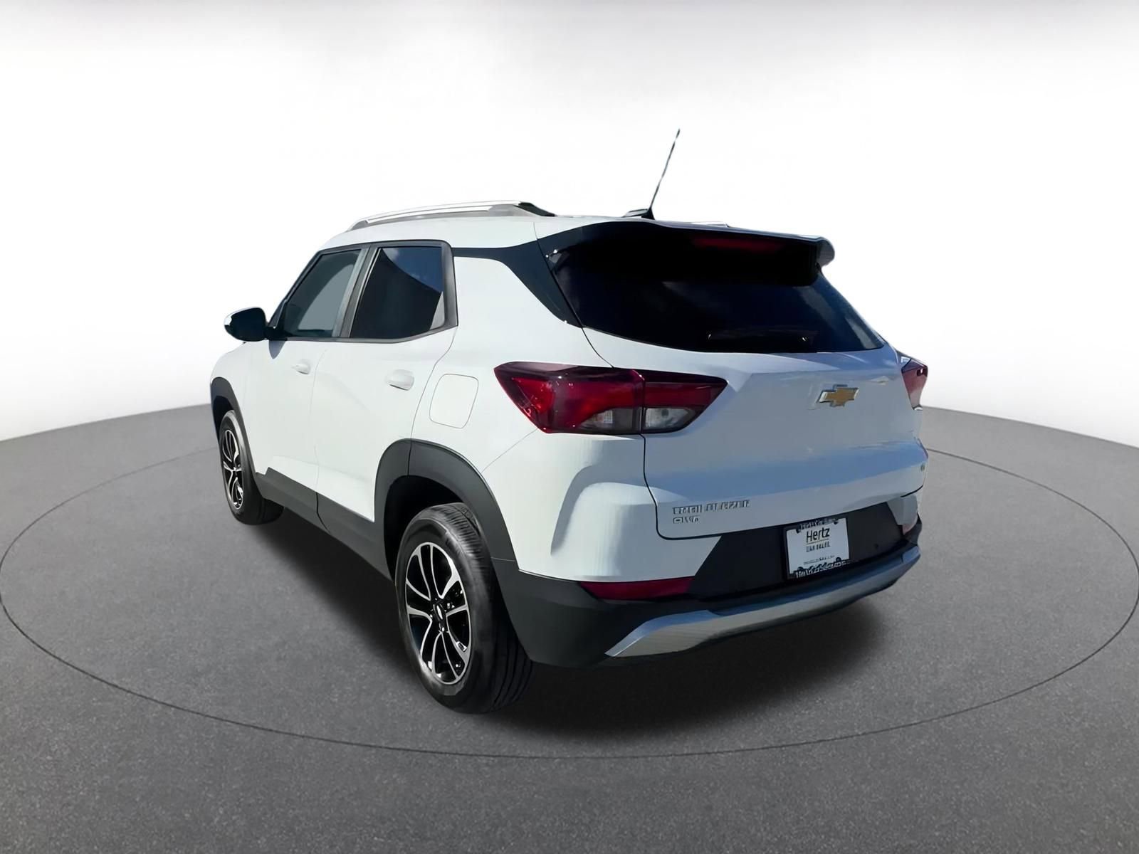 Used 2025 Chevrolet TrailBlazer LT w/ Driver Confidence Package image 11