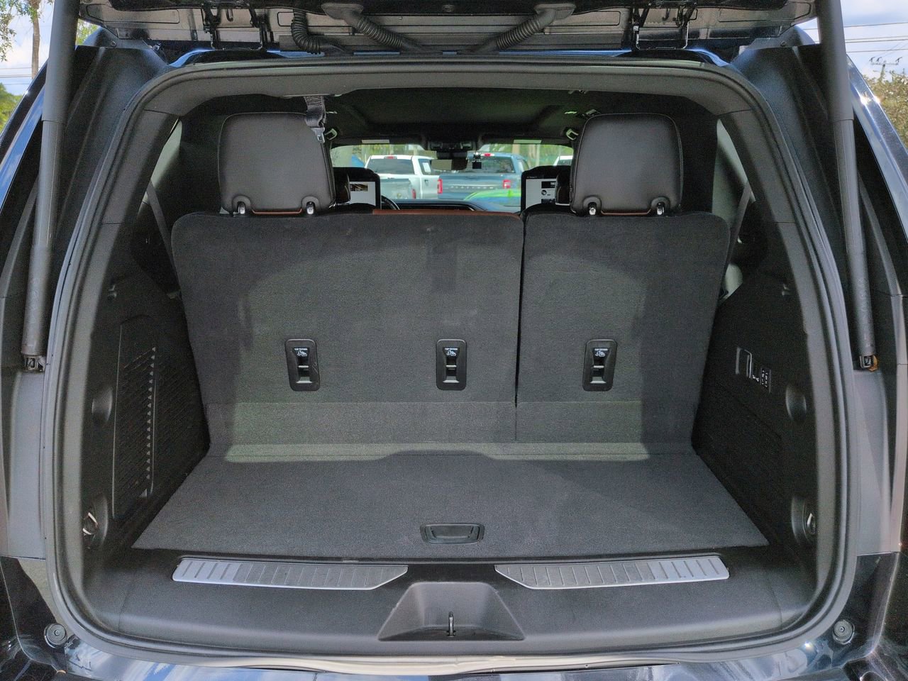 Used 2023 GMC Yukon Denali Ultimate image 13