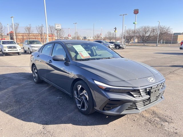Used 2025 Hyundai Elantra SEL