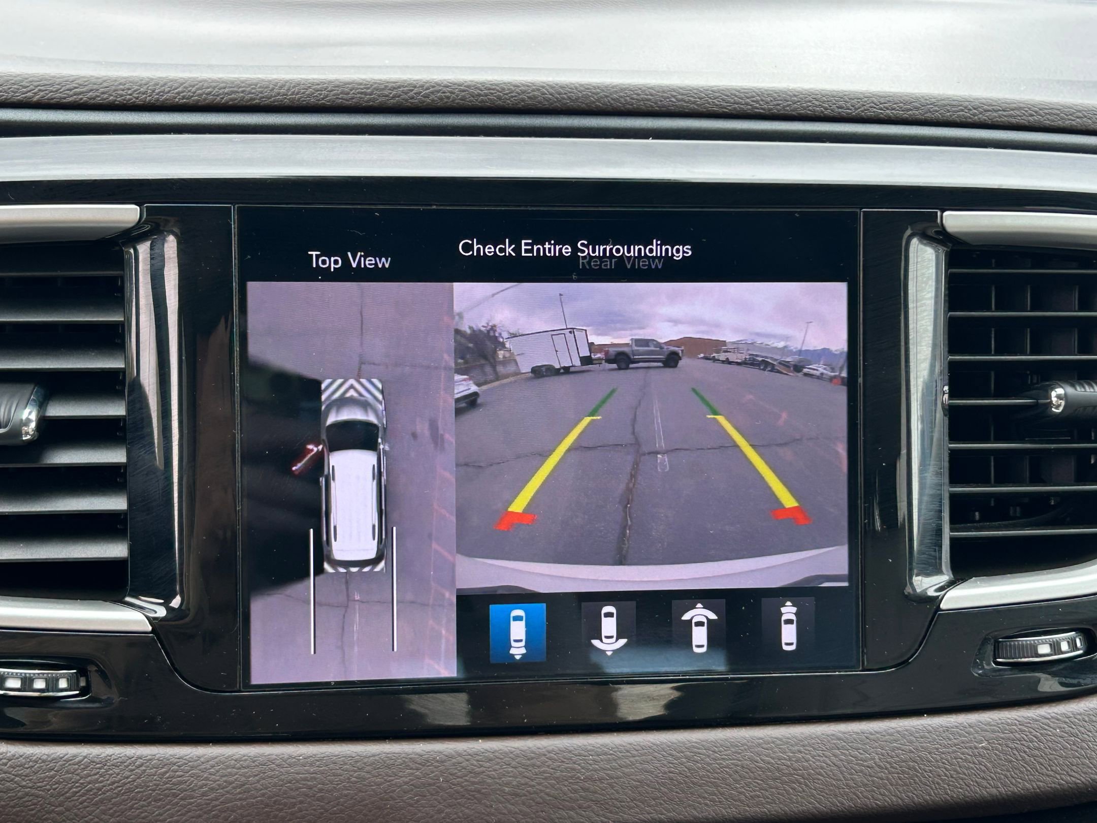 Used 2020 Chrysler Pacifica Touring-L Plus w/ Tire & Wheel Group image 22