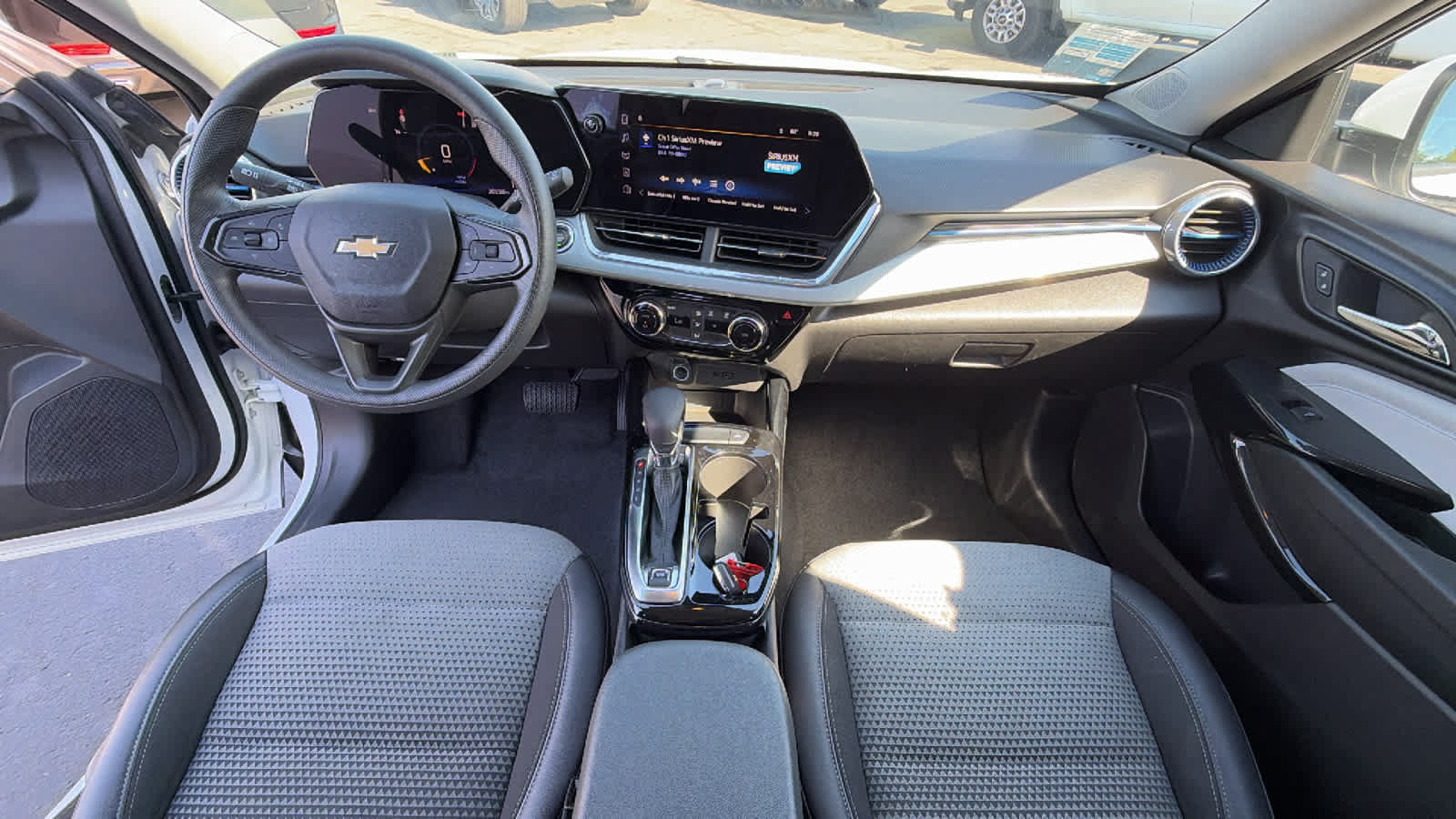 Used 2024 Chevrolet Trax LT FWD image 26