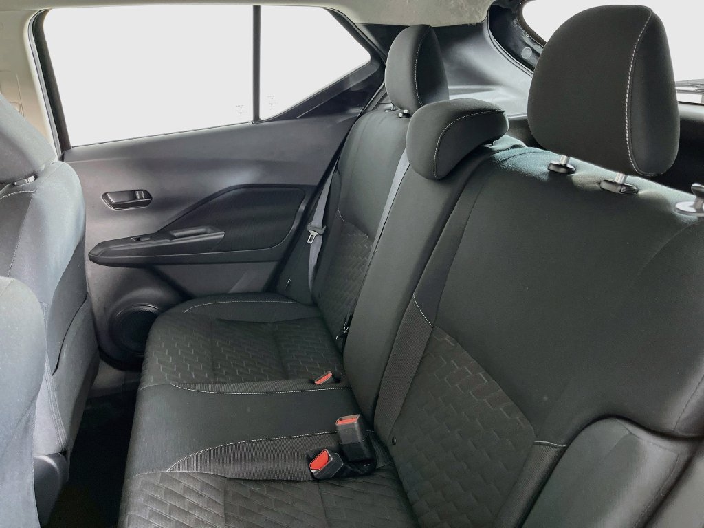 Used 2022 Nissan Kicks S FWD image 27