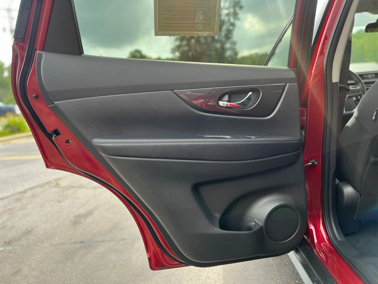 Used 2019 Nissan Rogue SV AWD/4WD image 32
