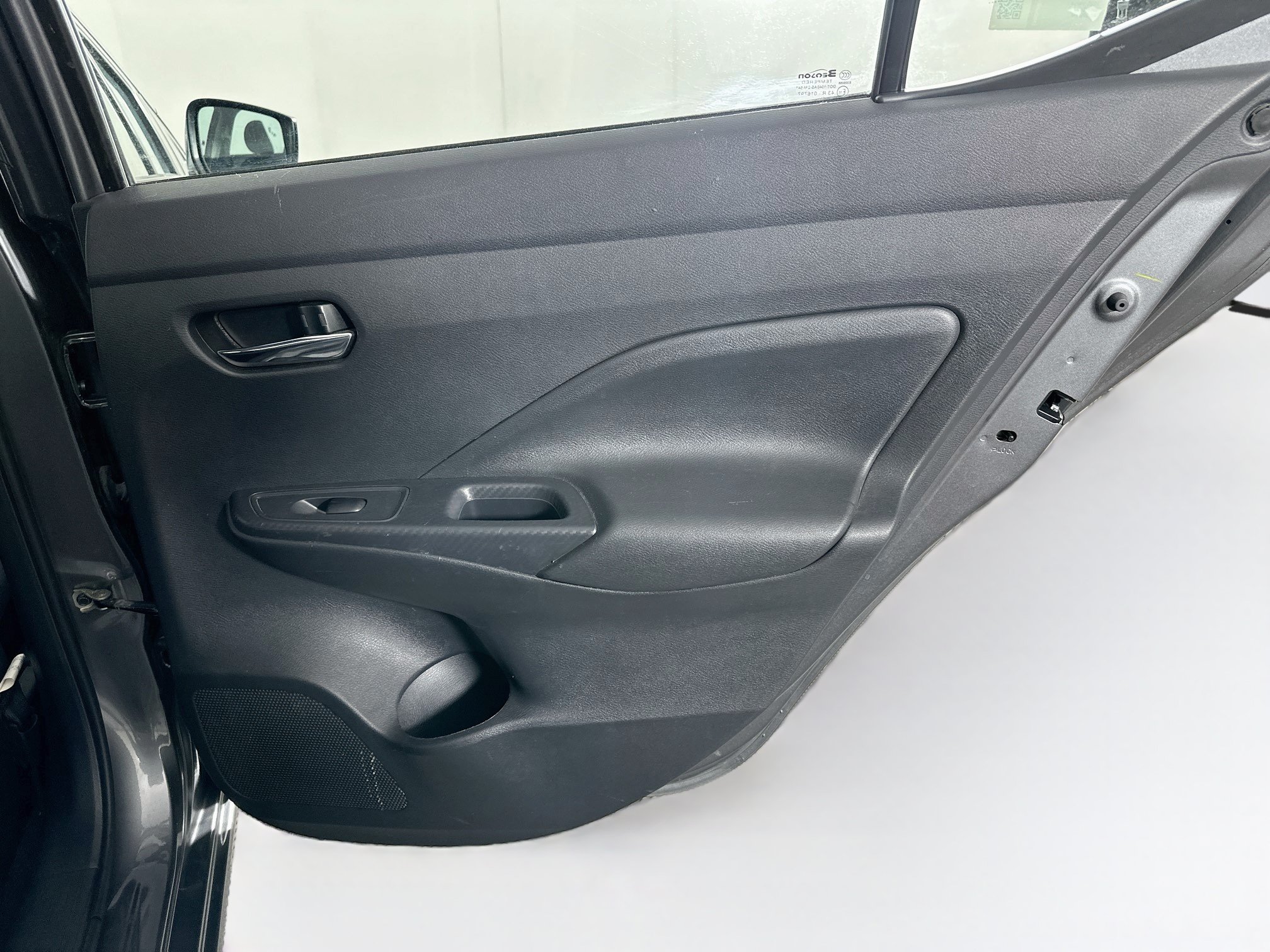 Used 2025 Nissan Versa SV FWD image 27