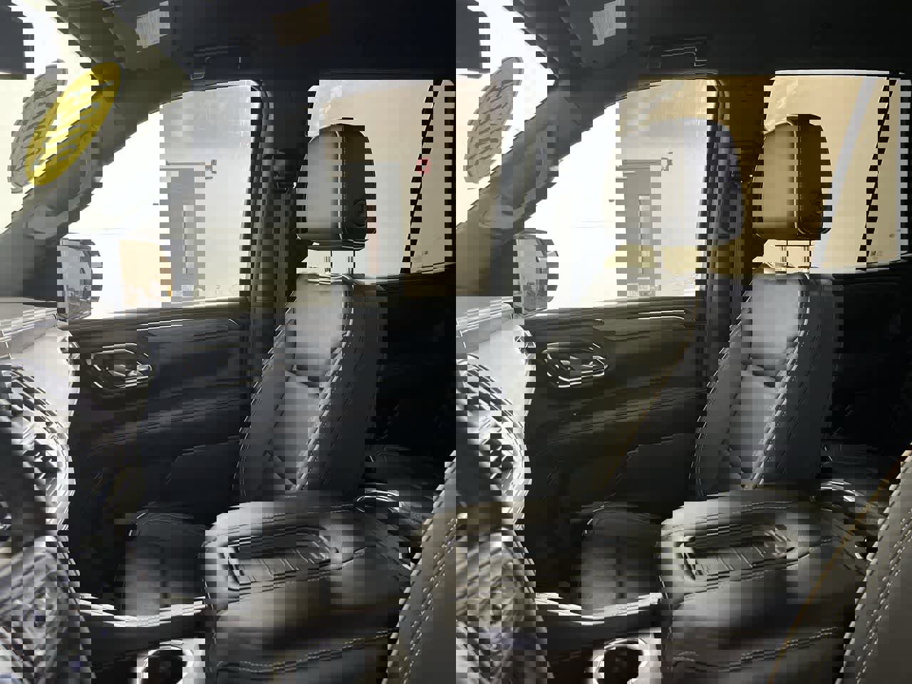 Used 2024 GMC Yukon SLT image 27