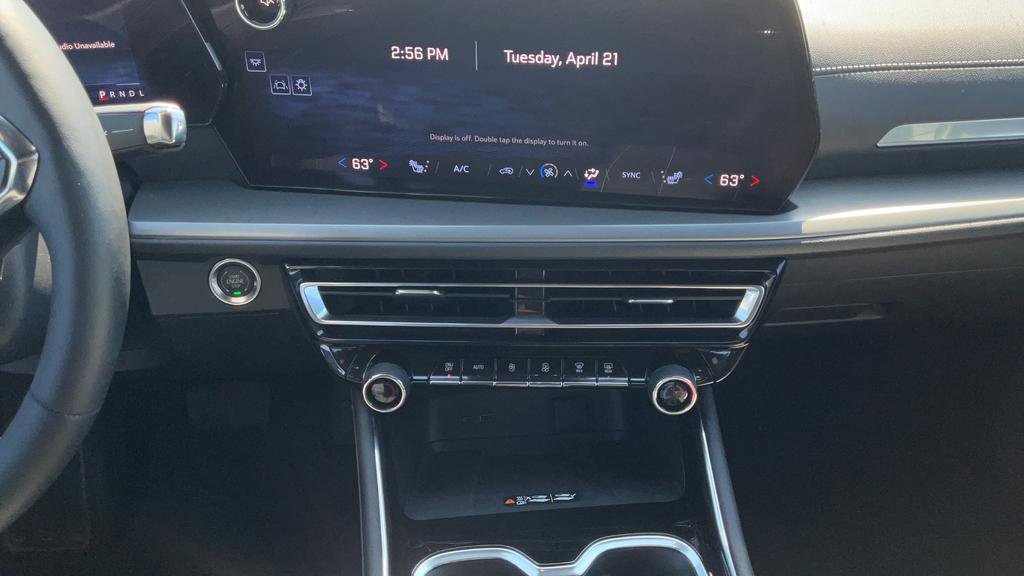 Used 2025 Chevrolet Traverse LT image 25