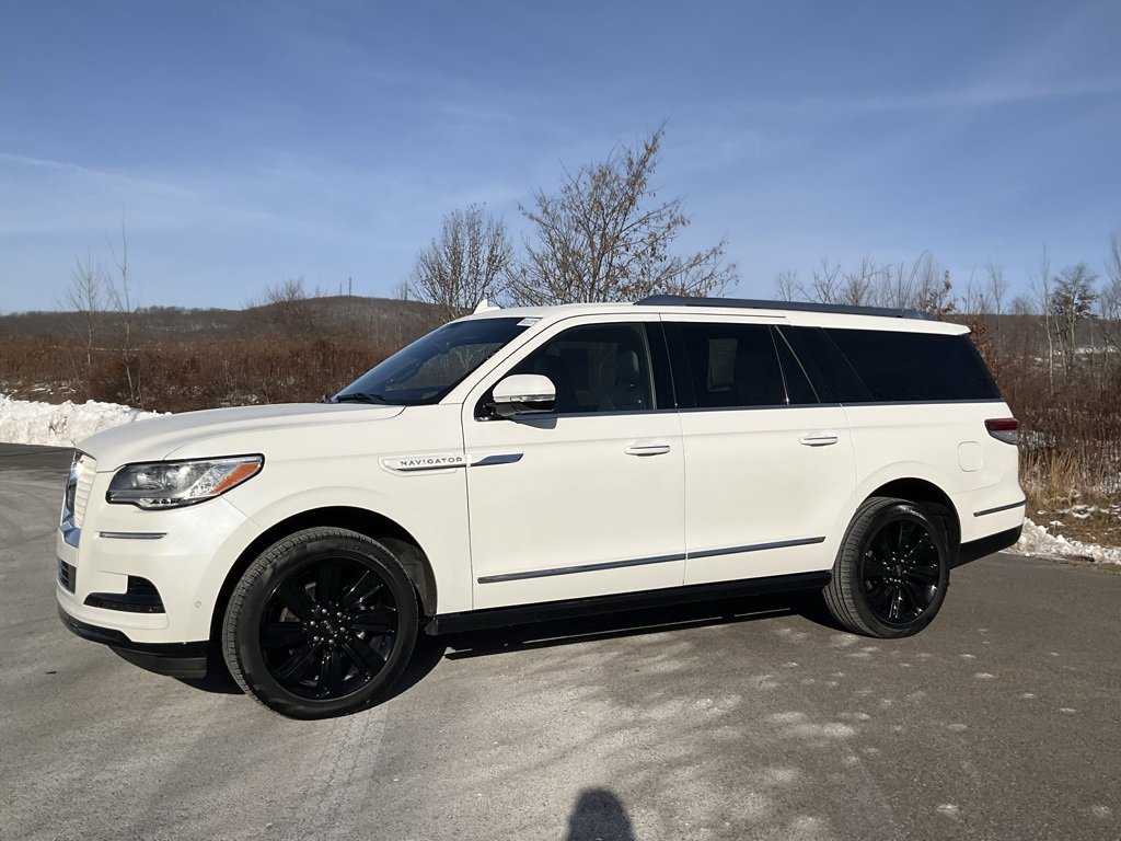 Used 2024 Lincoln Navigator L Reserve image 29