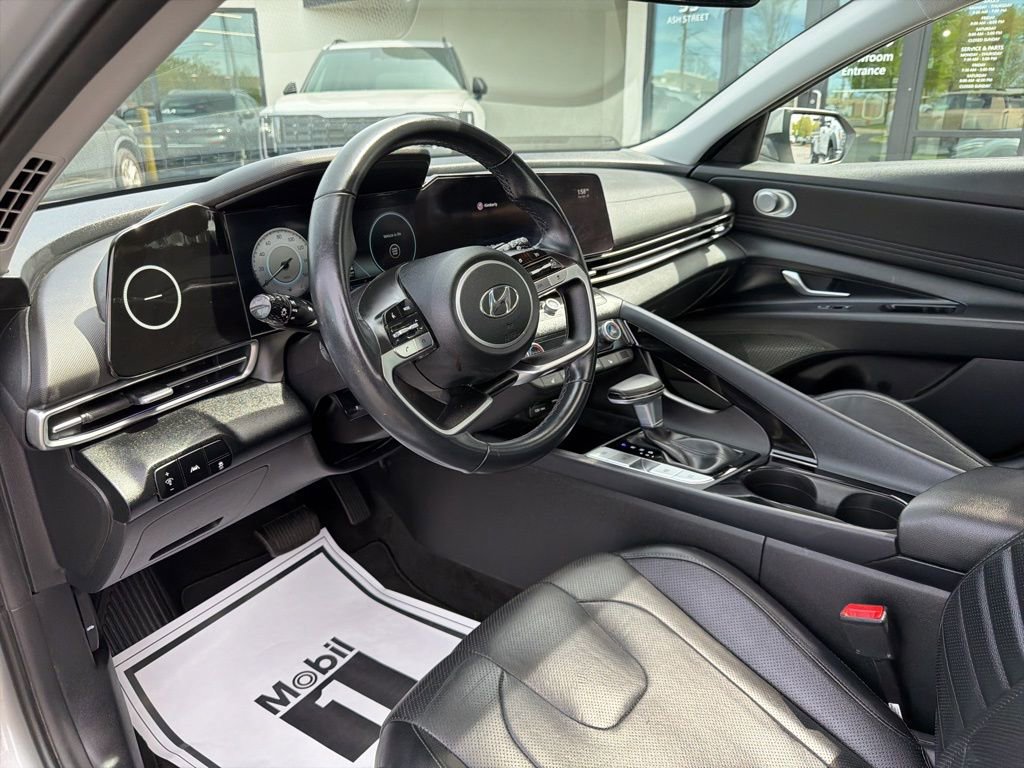 Used 2022 Hyundai Elantra Limited FWD image 27