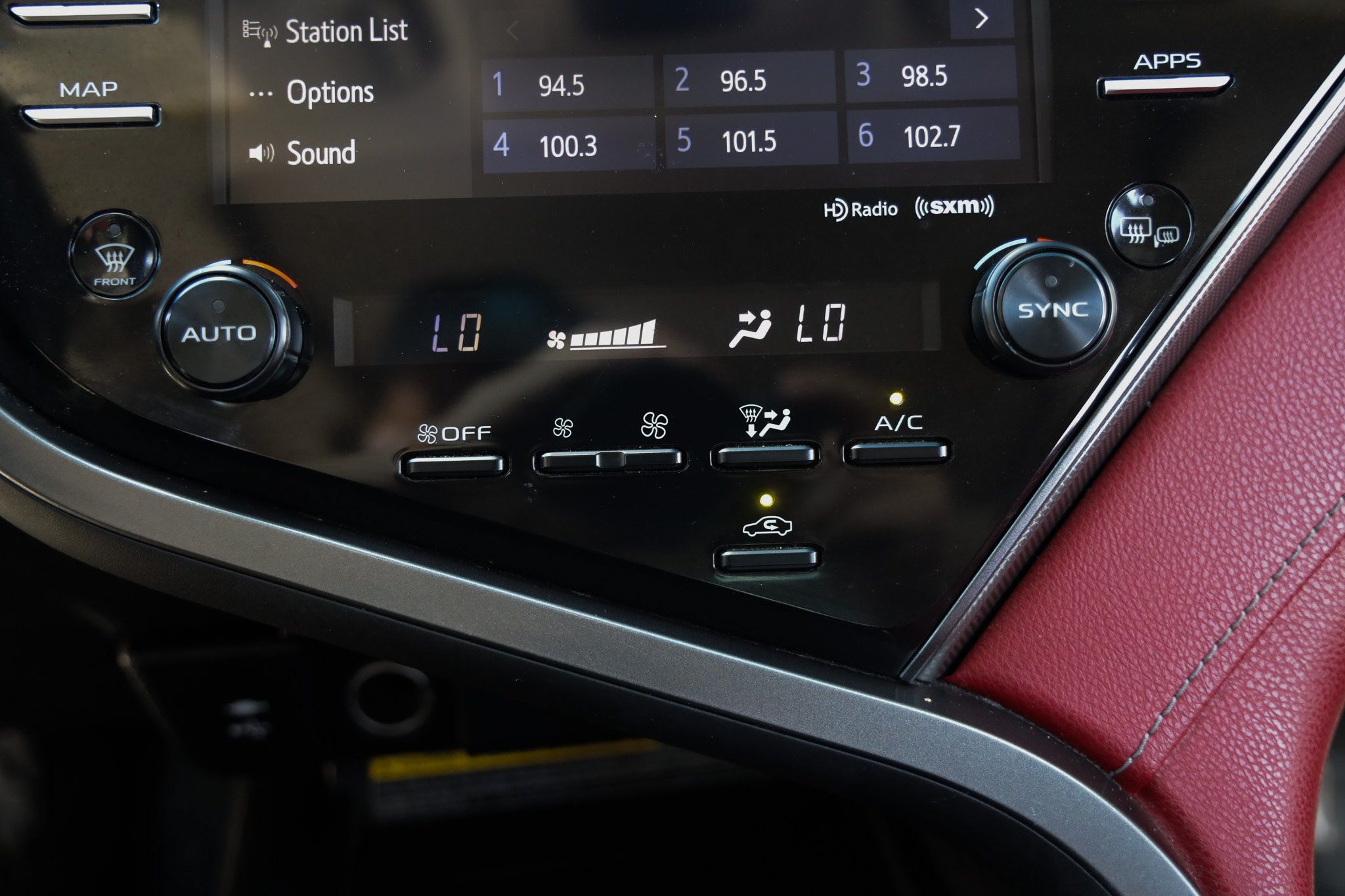 Used 2019 Toyota Camry XSE FWD image 35