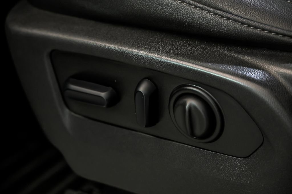 Used 2023 Chevrolet Silverado 2500 LTZ w/ LTZ Convenience Package image 18