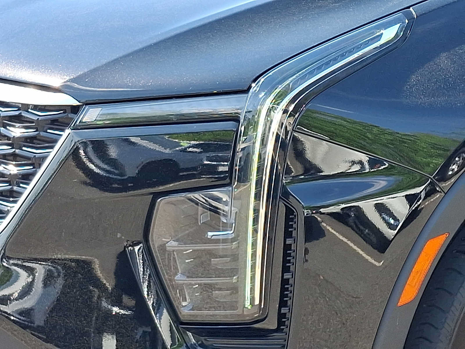 Certified 2024 Cadillac XT4 Luxury w/ Cold Weather Package AWD/4WD image 9
