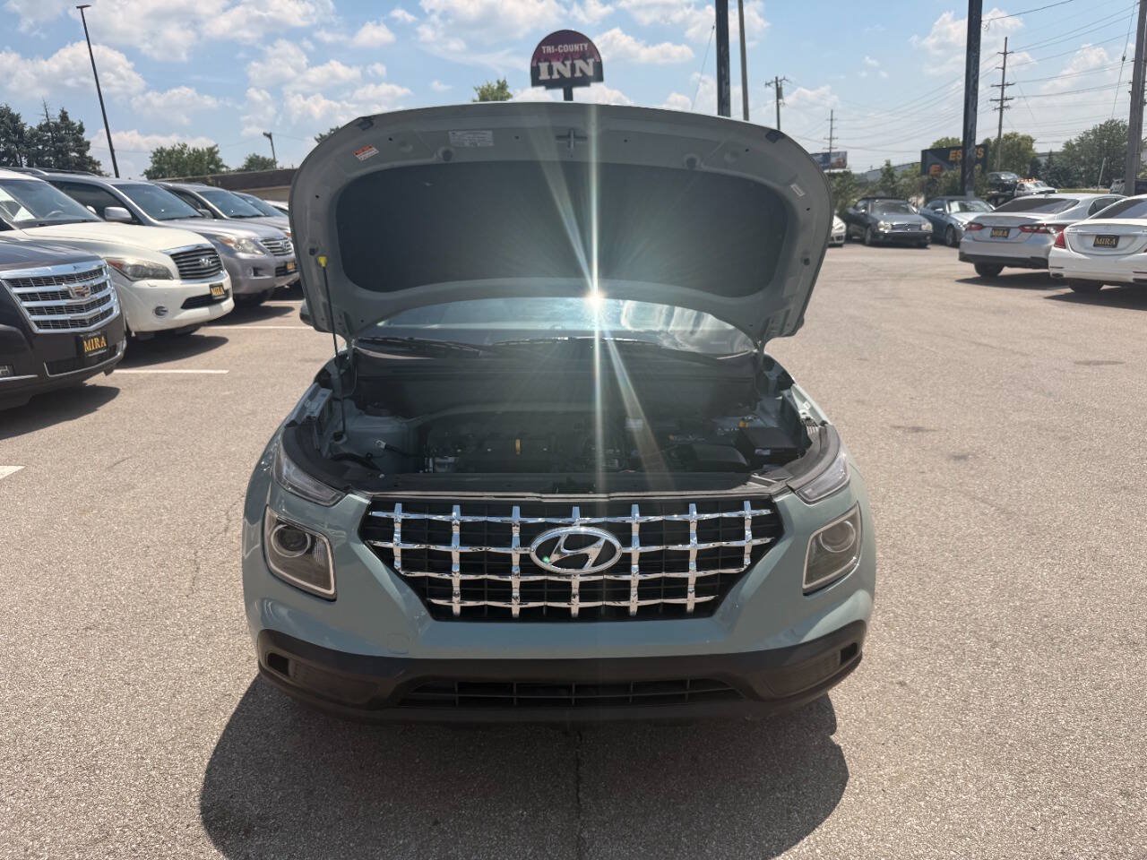 Used 2025 Hyundai Venue SEL FWD image 9