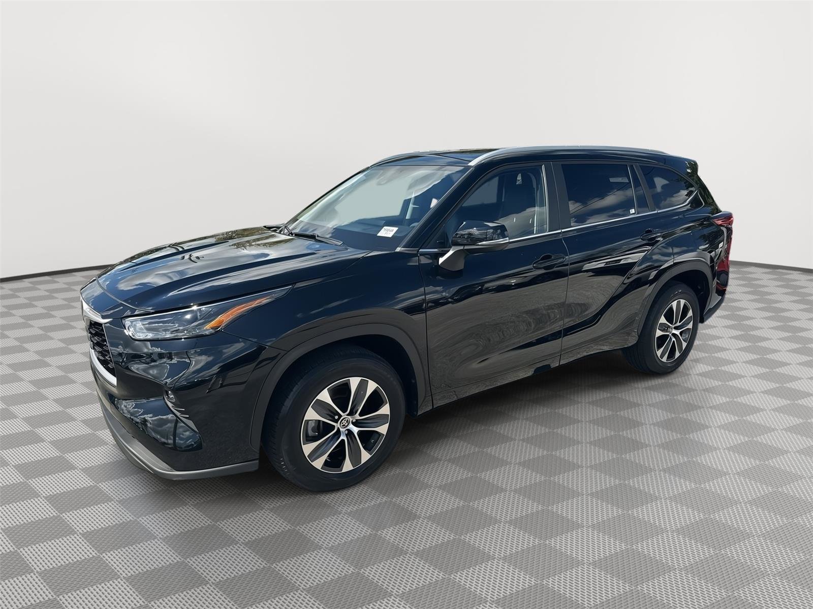 Used 2023 Toyota Highlander XLE