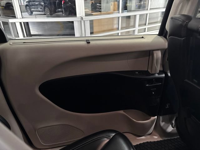 Used 2023 Chrysler Pacifica Touring-L w/ Uconnect Theater Family Group AWD/4WD image 37