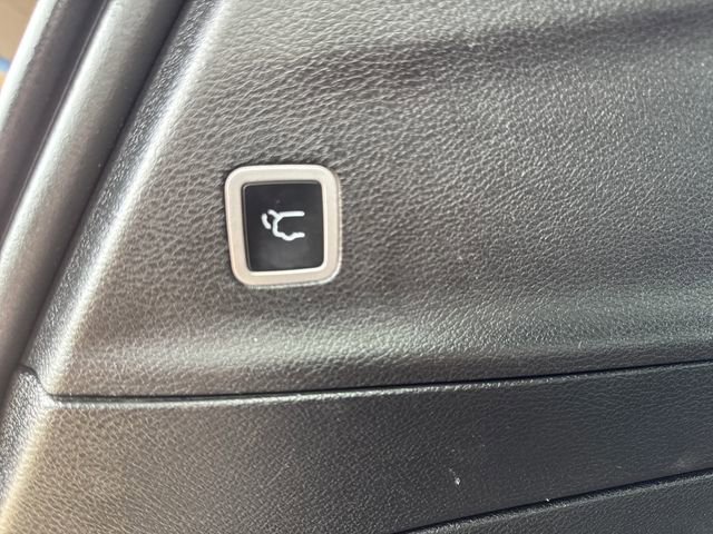 Used 2025 Chrysler Pacifica Select image 30