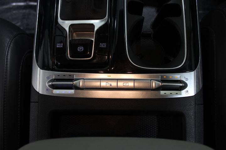 Used 2022 Kia Carnival SX image 34