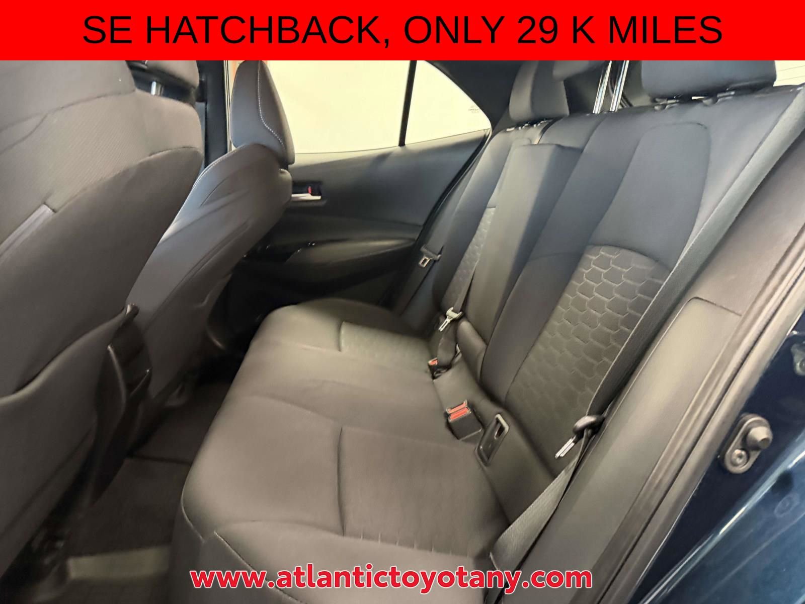 Used 2022 Toyota Corolla SE w/ SE Preferred Package image 9