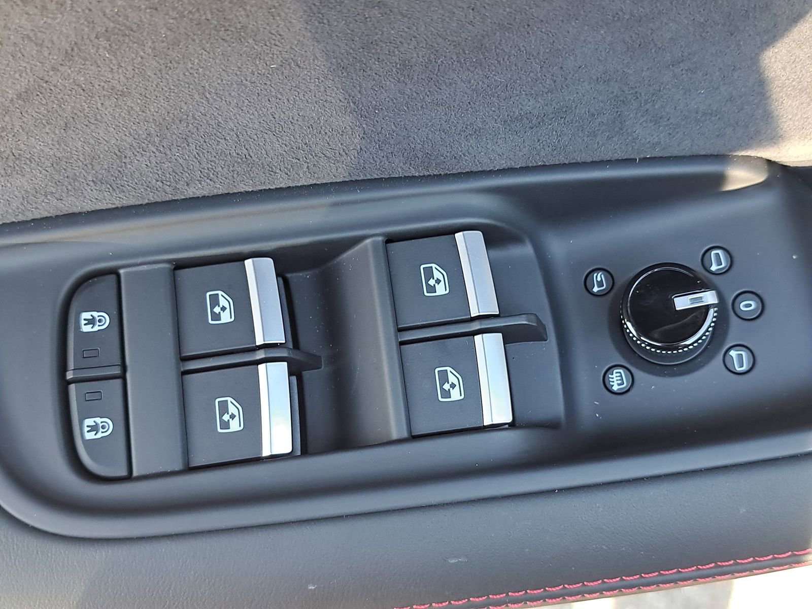 New 2026 Audi SQ8 Prestige image 31
