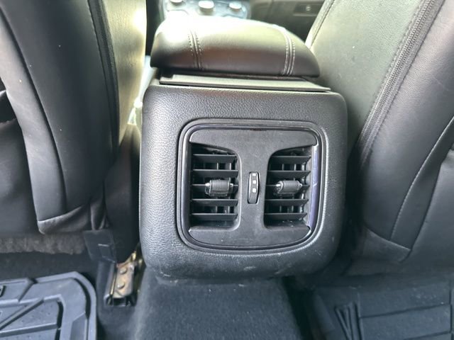 Used 2015 Chrysler 200 S w/ Comfort Group AWD/4WD image 21