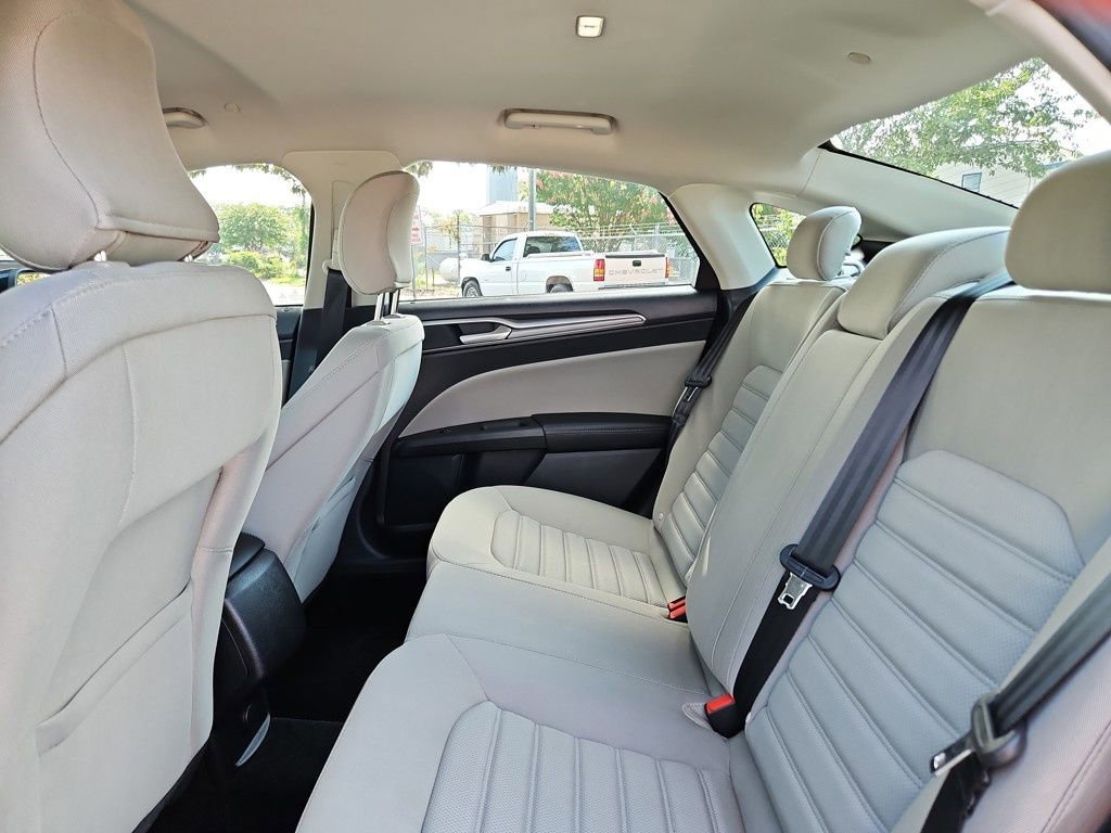 Used 2018 Ford Fusion S image 25