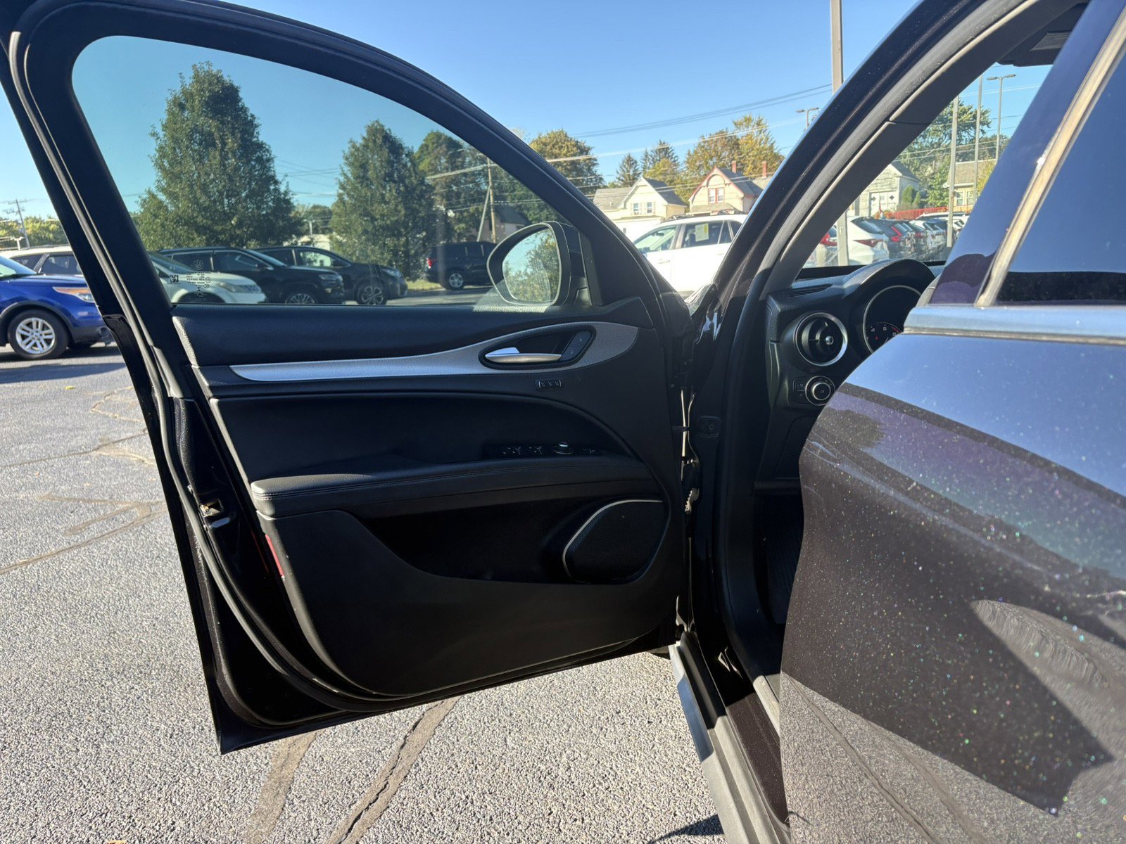 Used 2018 Alfa Romeo Stelvio AWD image 11