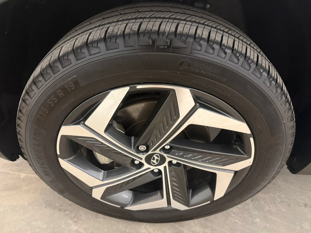 Used 2023 Hyundai Tucson Limited AWD/4WD image 9