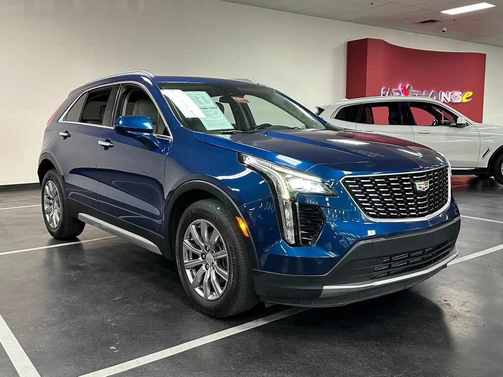 Used 2019 Cadillac XT4 Premium Luxury w/ Cold Weather Package FWD image 9