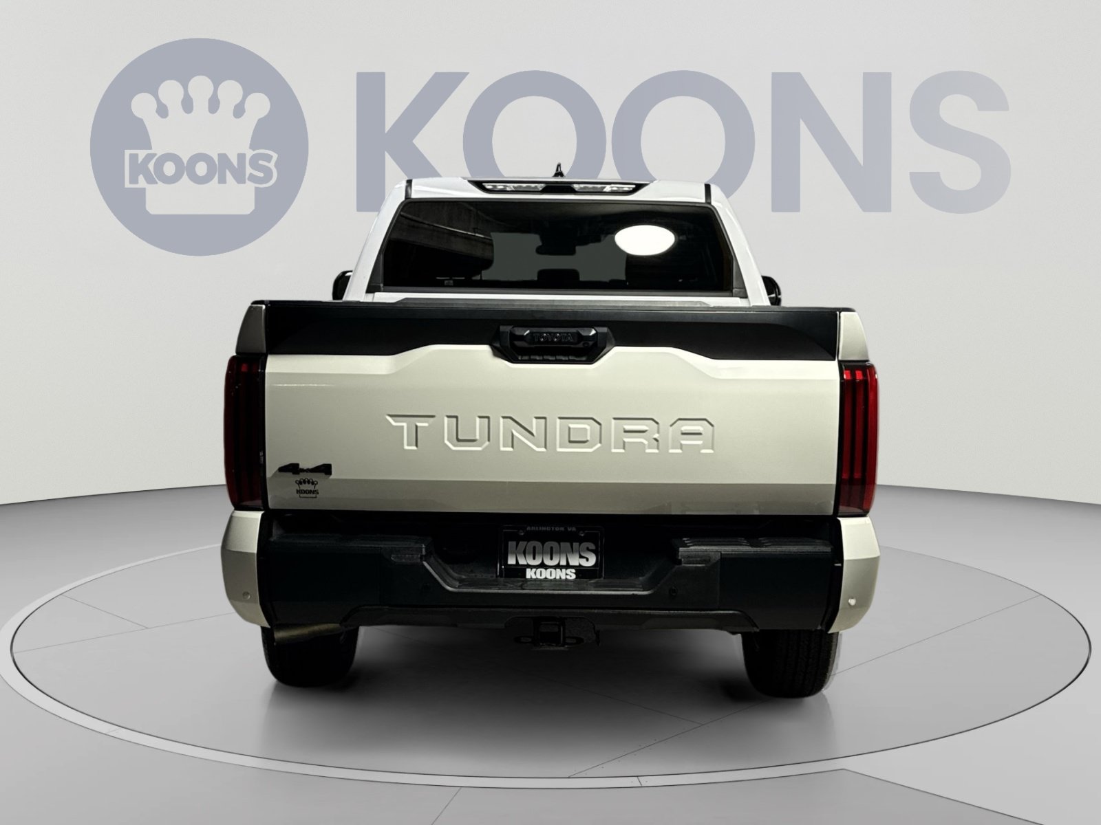 Used 2022 Toyota Tundra SR5 w/ SR5 Convenience Package AWD/4WD image 11