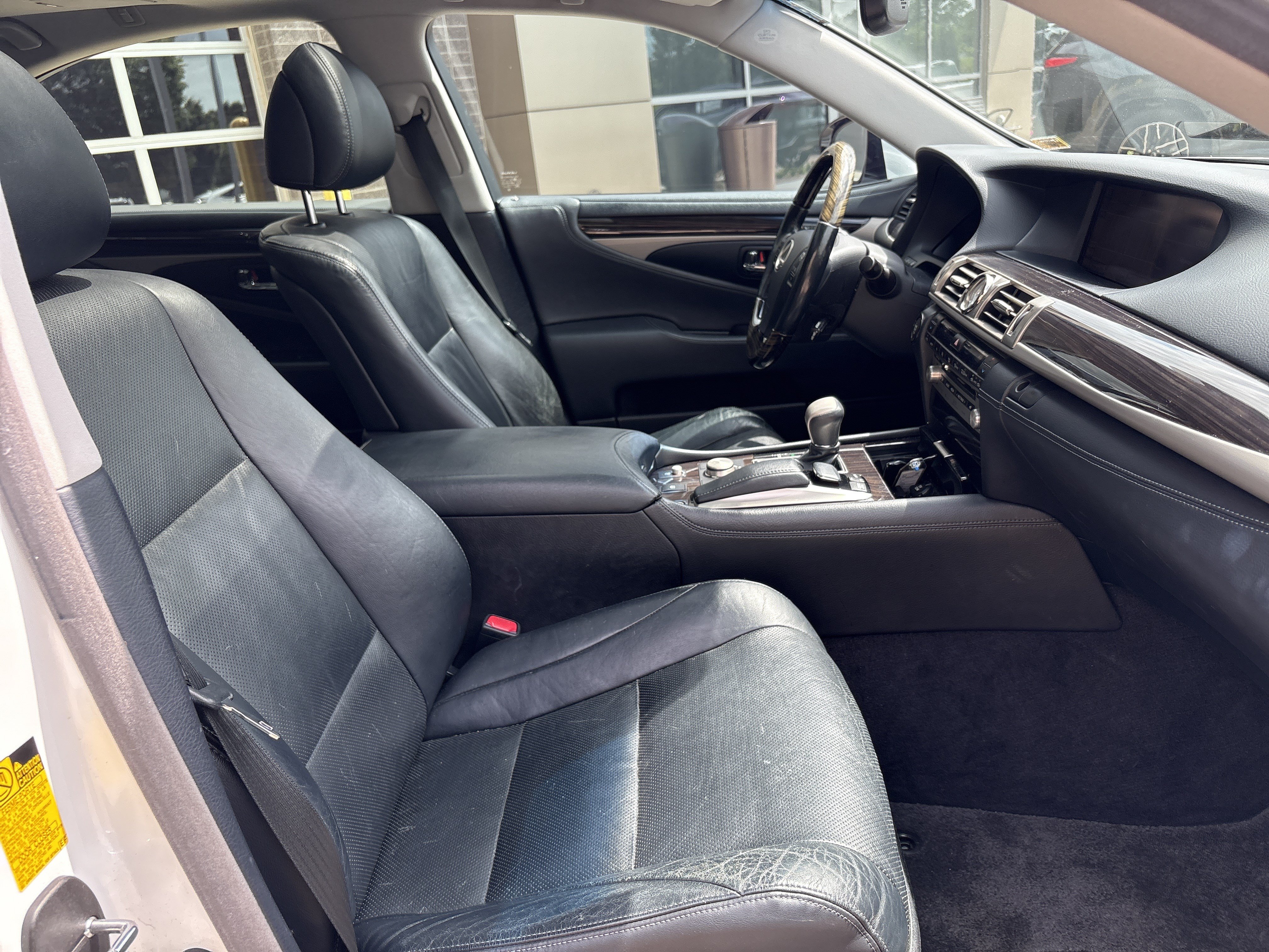 Used 2013 Lexus LS 460 AWD w/ Comfort Pkg image 33