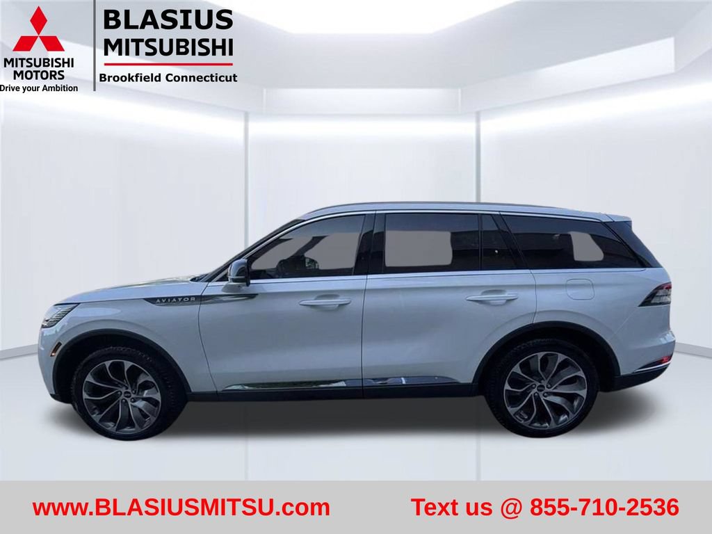 Used 2025 Lincoln Aviator Reserve AWD/4WD image 10