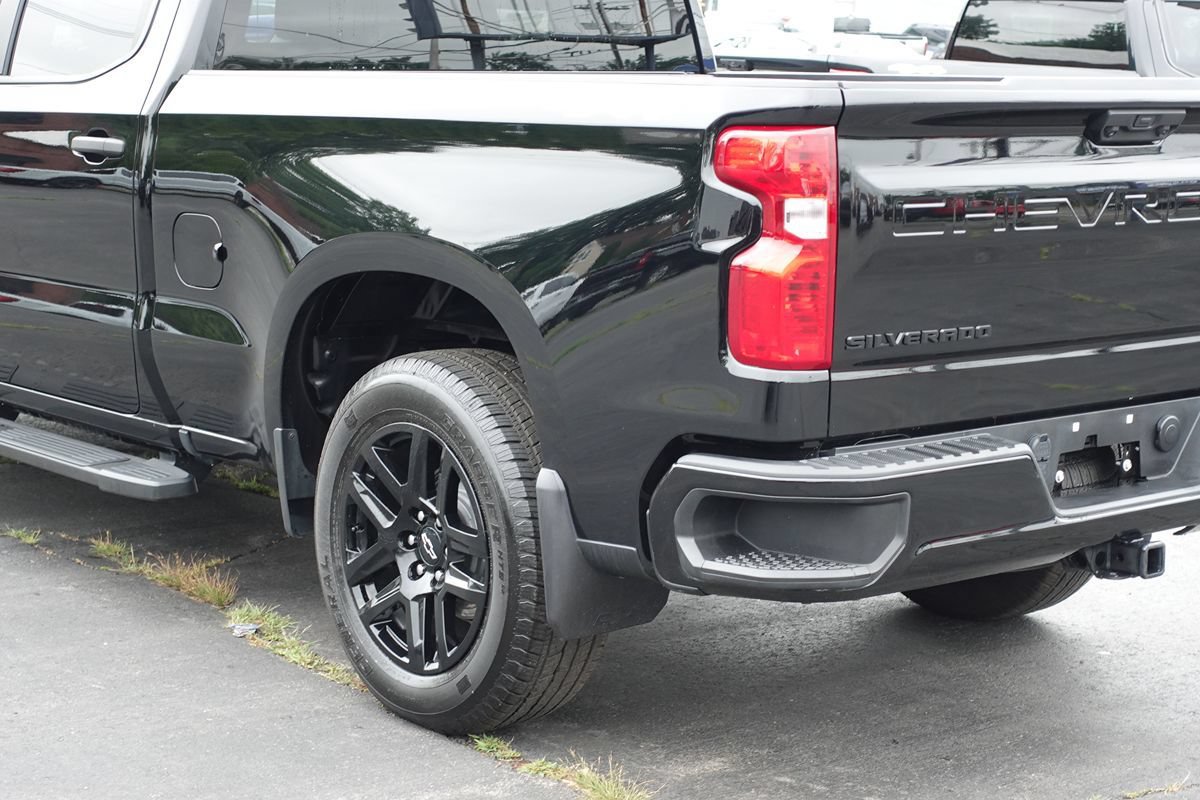 Used 2024 Chevrolet Silverado 1500 Custom AWD/4WD image 9